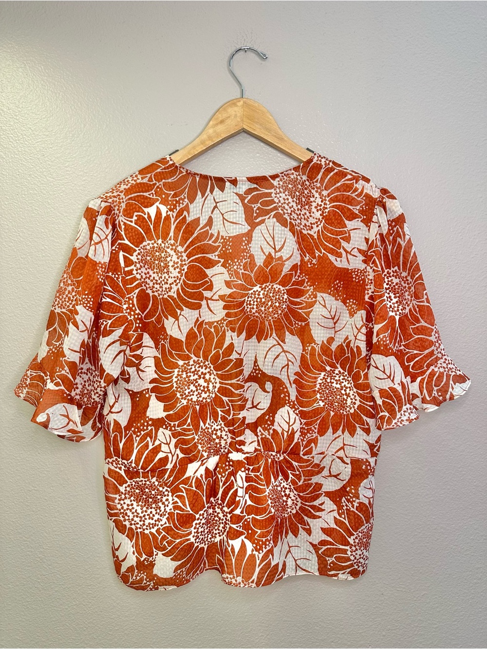 Madewell Journal Sunflower Season Keyhole Silk Short Sleeve Blouse - Picture 7 of 9